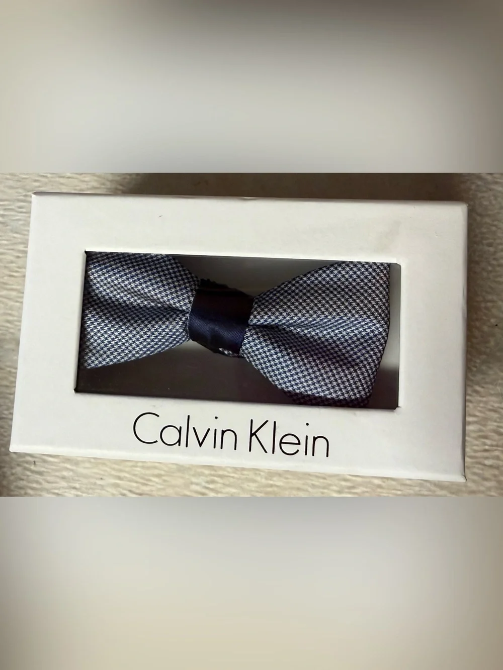 Calvin Klein Navy Center Knot Blue & White Patterned Bow Tie